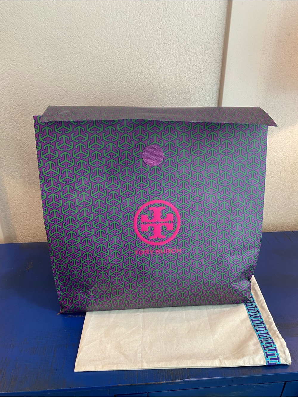 (NEW)Tory Burch Fleming Convertible Shoulder Bag in Black - Pristine Condition! - Picture 13 of 14